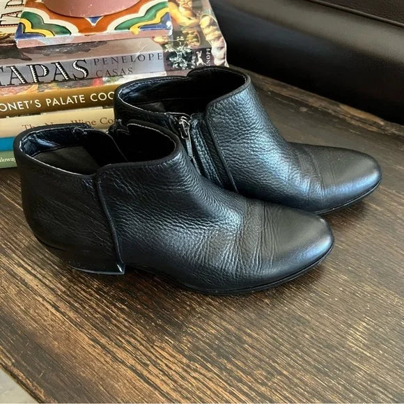 SAM EDELMAN “Petty” Boots in Black Leather