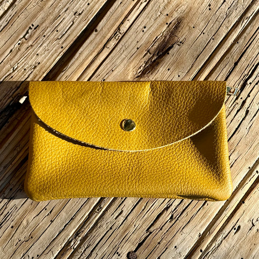 PEBBLE CELL PHONE WALLET MUSTARD