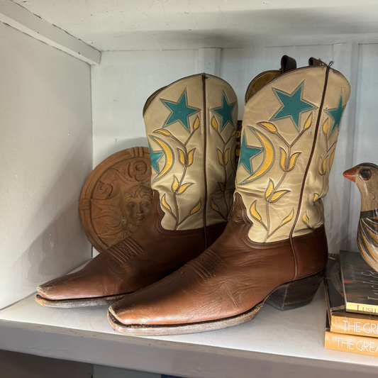 Custom LIBERTY Western Boots – Cognac Leather with Turquoise Star Inlay (Size 8)