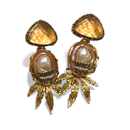Palm Kissed Earrings in Champagne