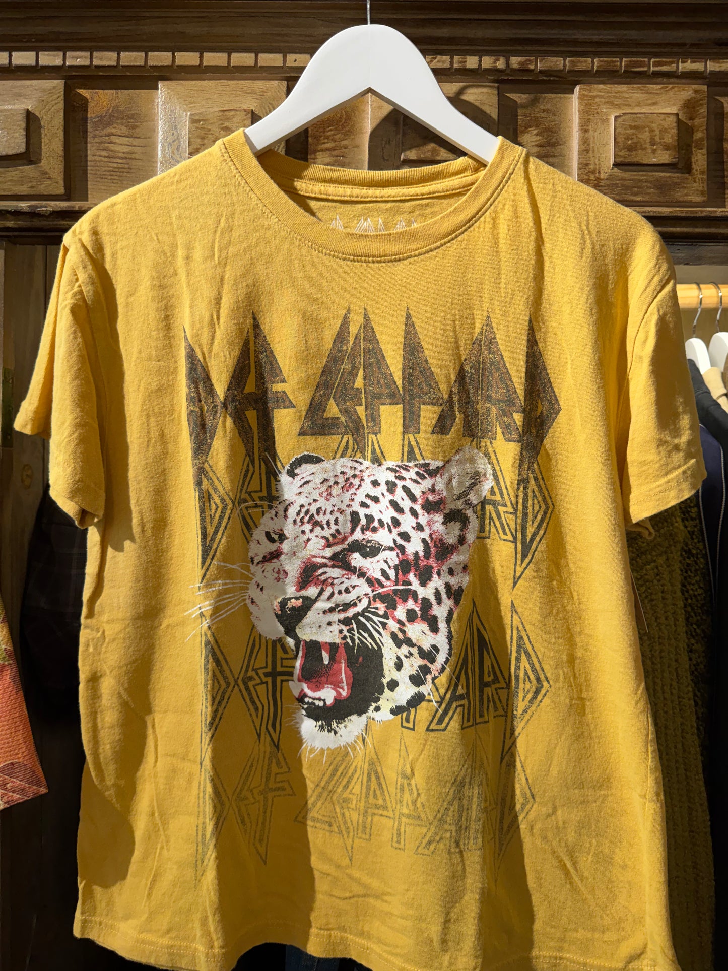 Def Leppard Gold Short Sleeve Cotton Tee M