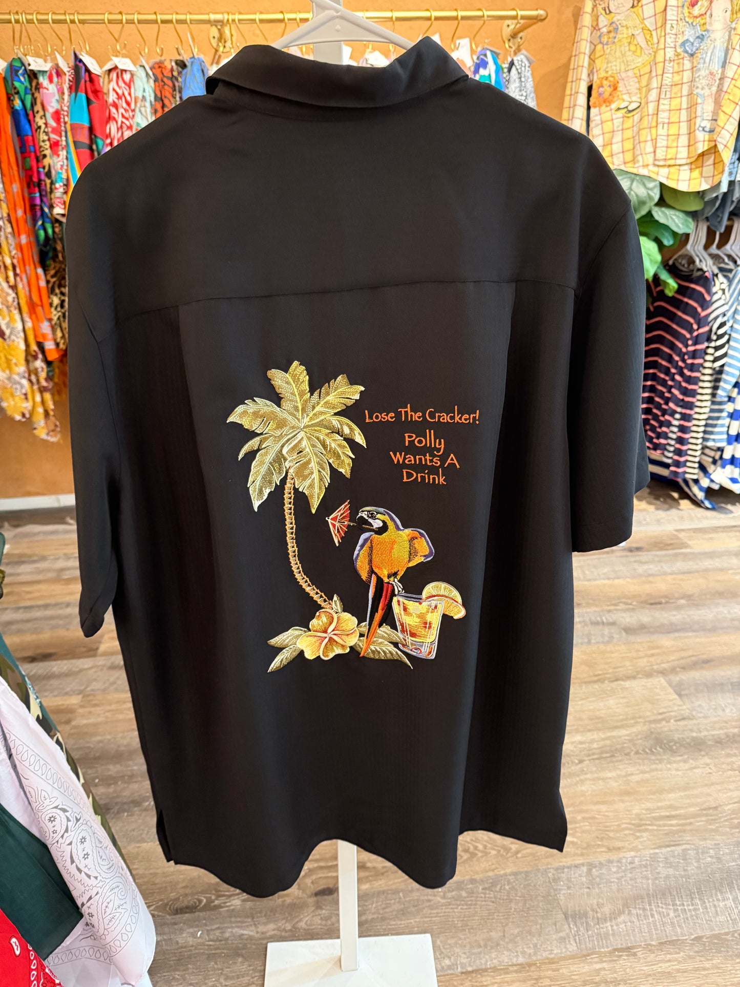 VINTAGE WEEKENDER	PARROT BLACK SHIRT