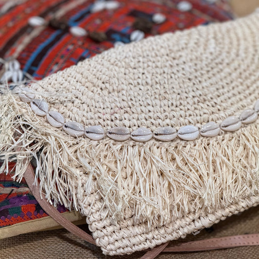 Natural Raffia Handbag w/Fringe & Shells