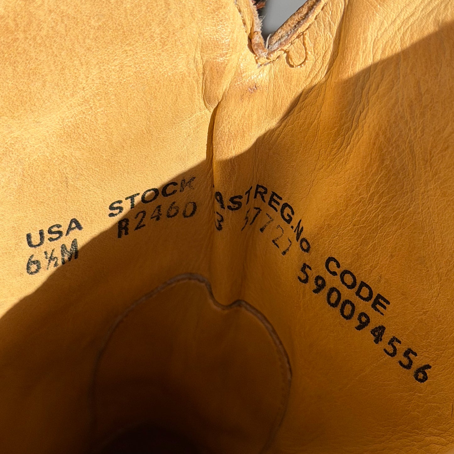 CORRAL Tan Distressed Leather Floral Embroidered Western Boots – Size 6.5