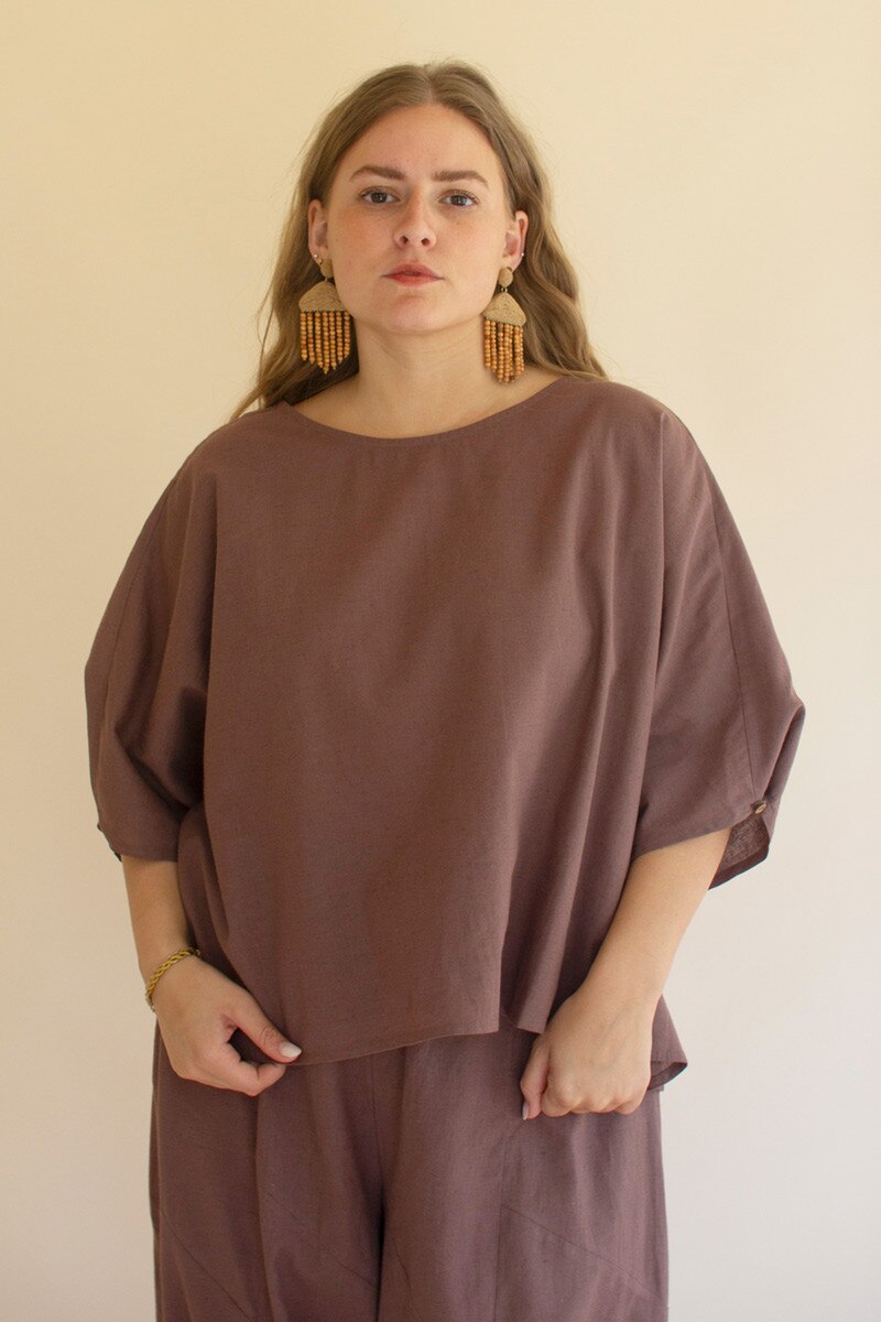 LA LOU Short-Sleeve Blouse with Button Detail on Sleeves / Mulberry, OS