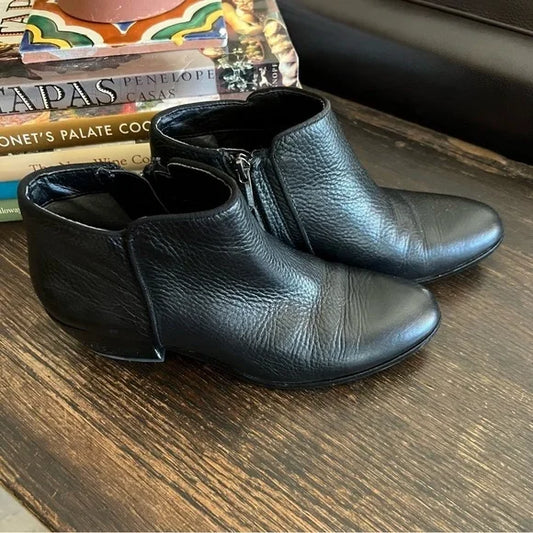 SAM EDELMAN “Petty” Boots in Black Leather