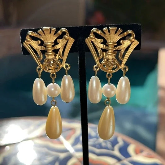 VINTAGE AVON Couture Chandelier Earrings, Clip On, Faux Teardrop Pearls, Gold
