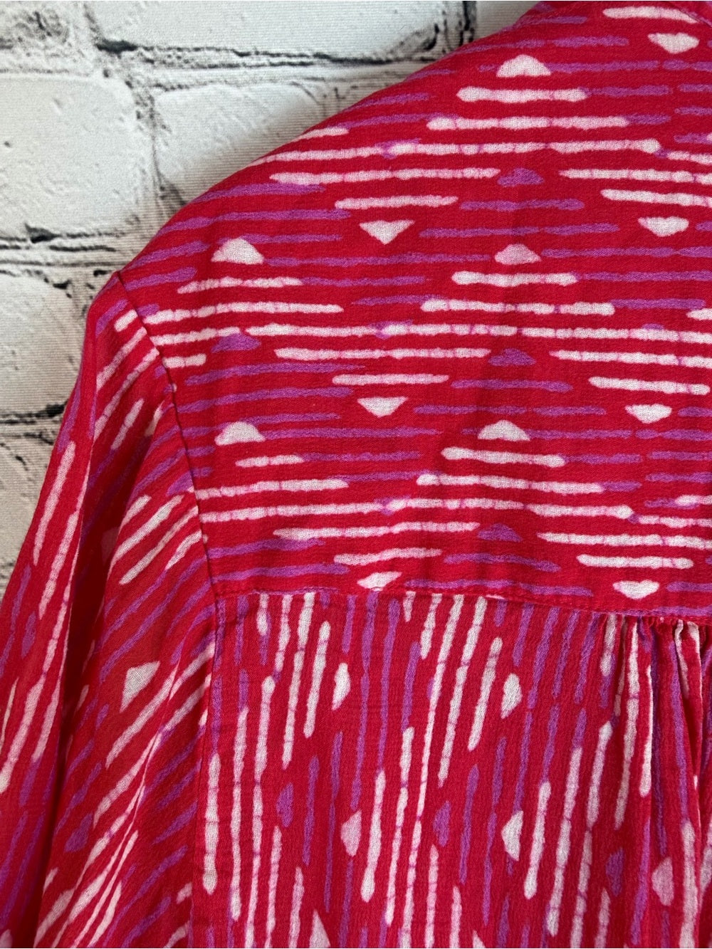 XIRENA Pink Red Aztec V Neck Cotton Blouse Balloon Sleeve M