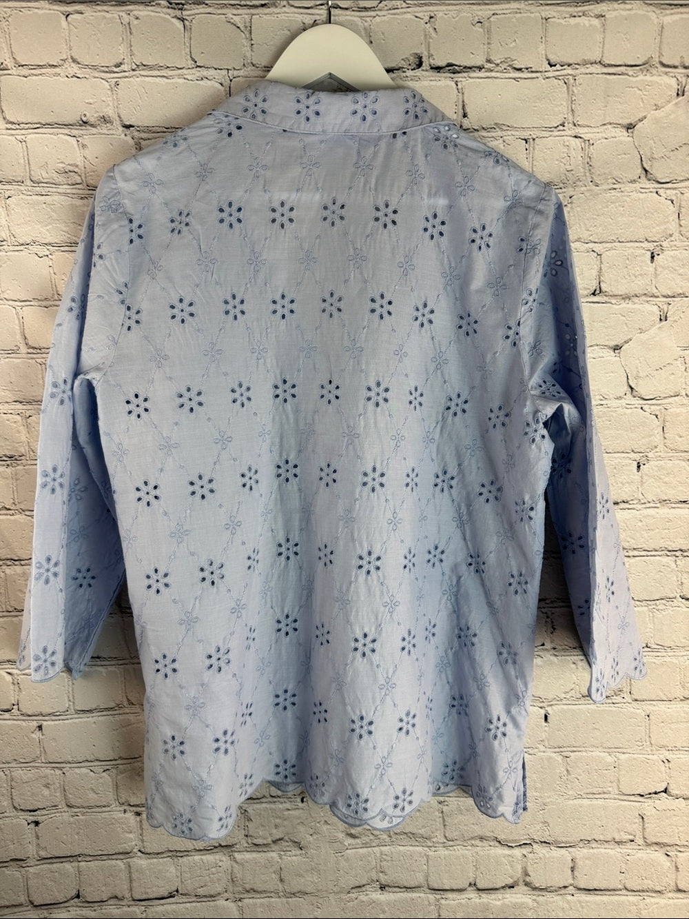Lavender Blue Eyelet Embroidered Blouse V-Neck Scalloped Sleeve Top XL