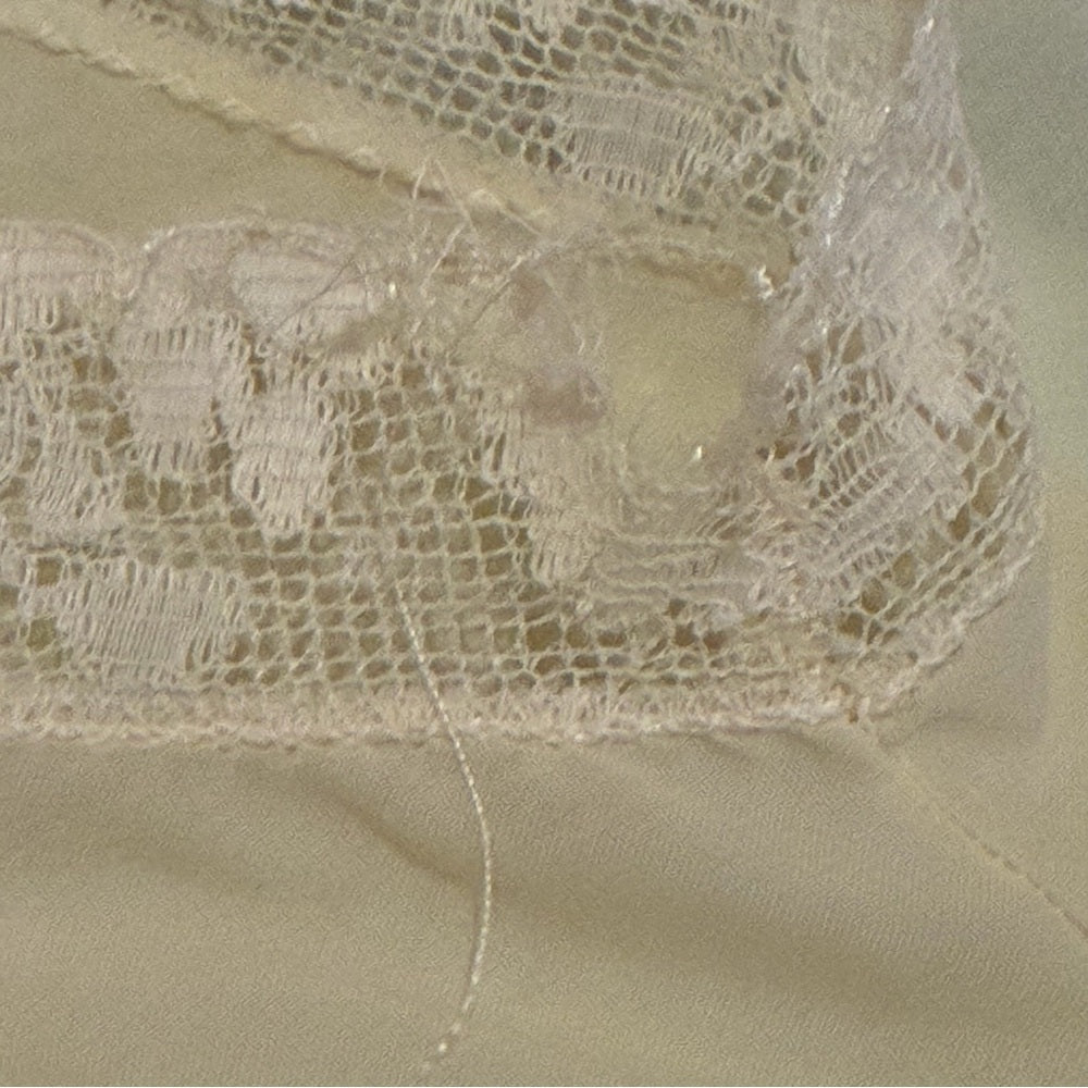 VINTAGE Nightgown w/Lace in Pale Yellow M