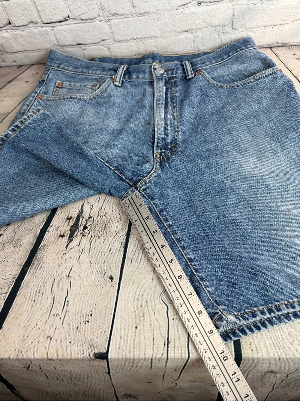 LEVI’S 550 Jorts Denim Shorts Light Wash Blue 34