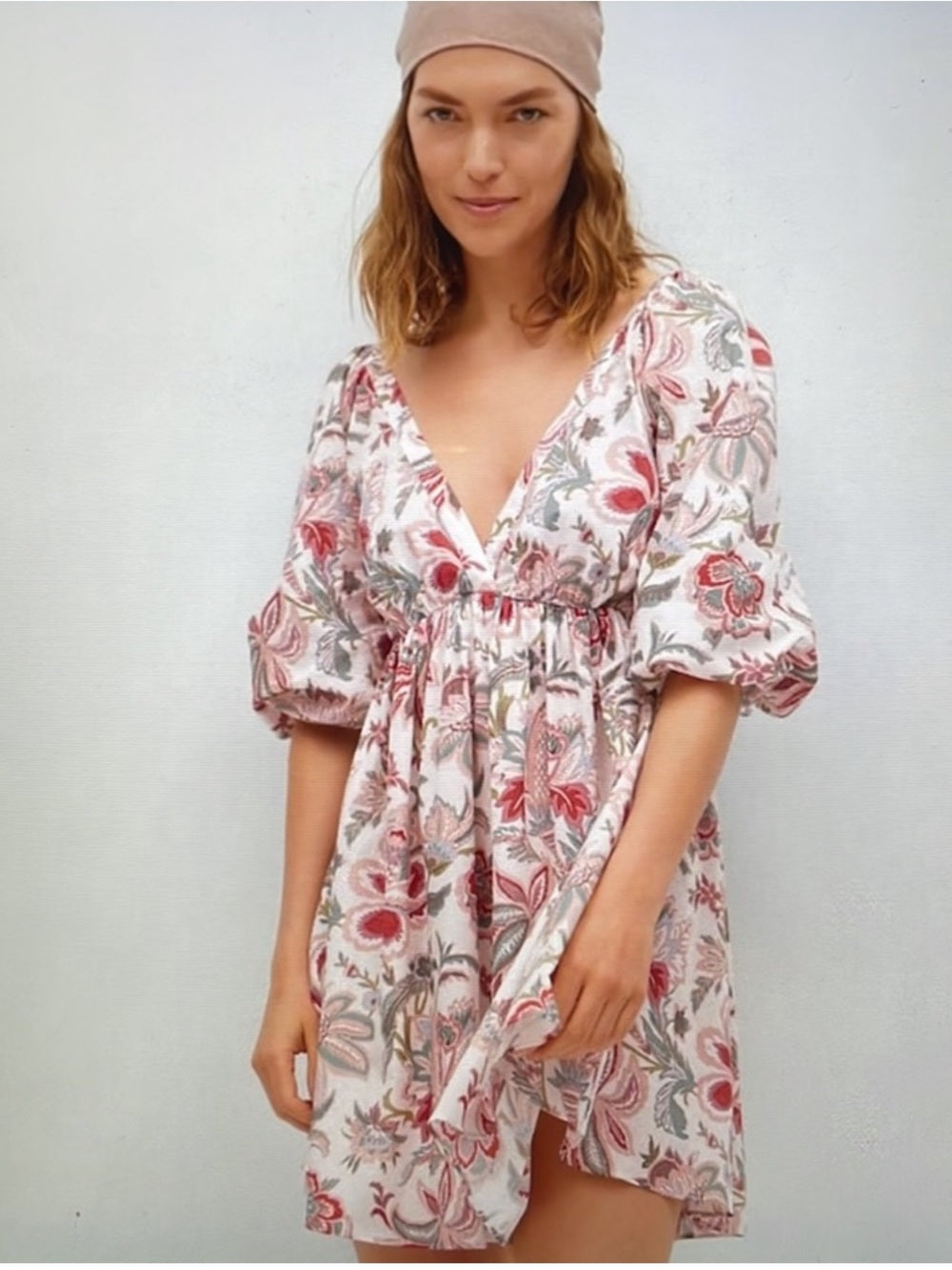 MANGO x CHUFY Floral Puff-Sleeve V-Neck Mini Dress in Cream and Red