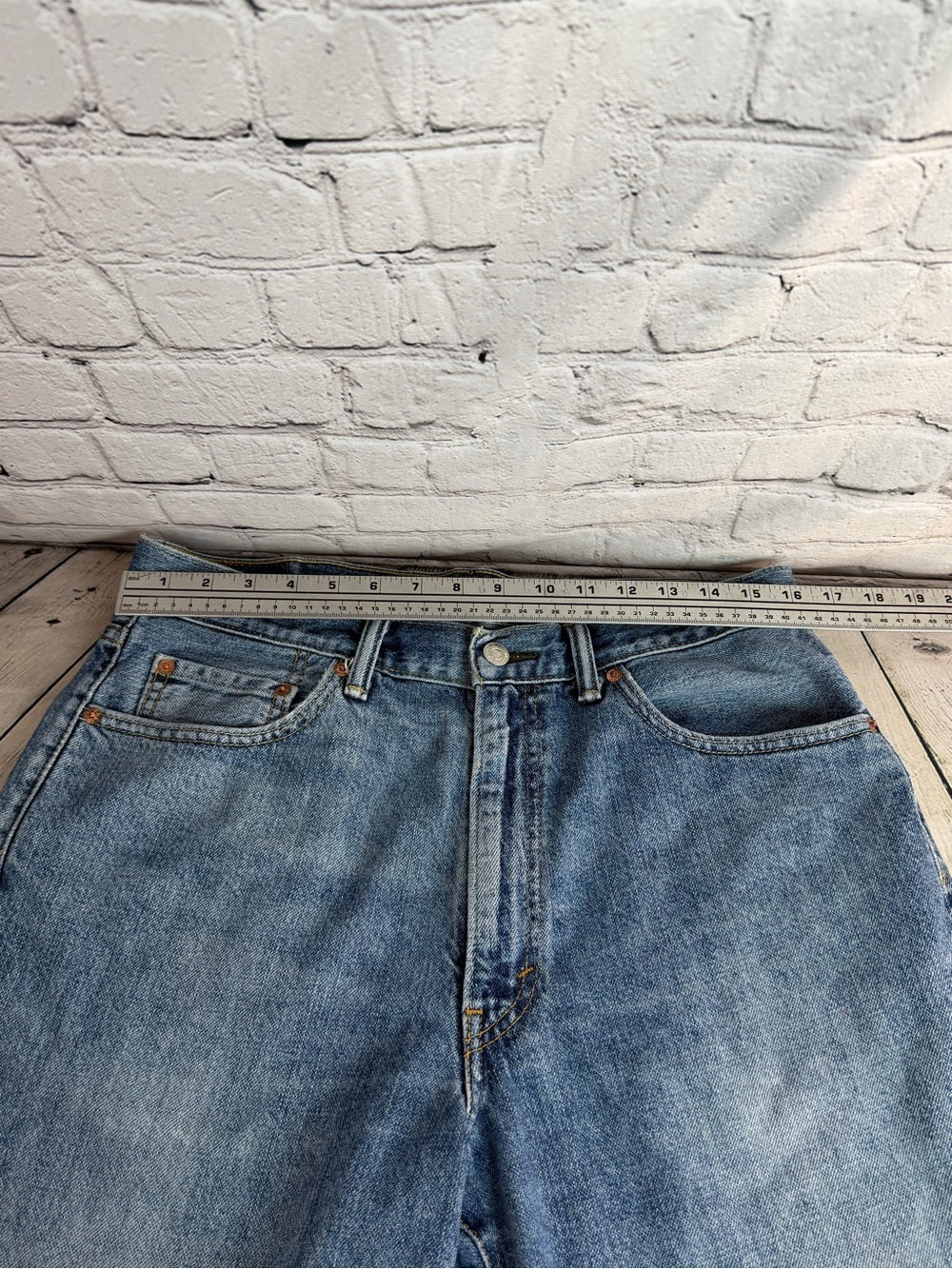 LEVI’S 550 Jorts Denim Shorts Light Wash Blue 34