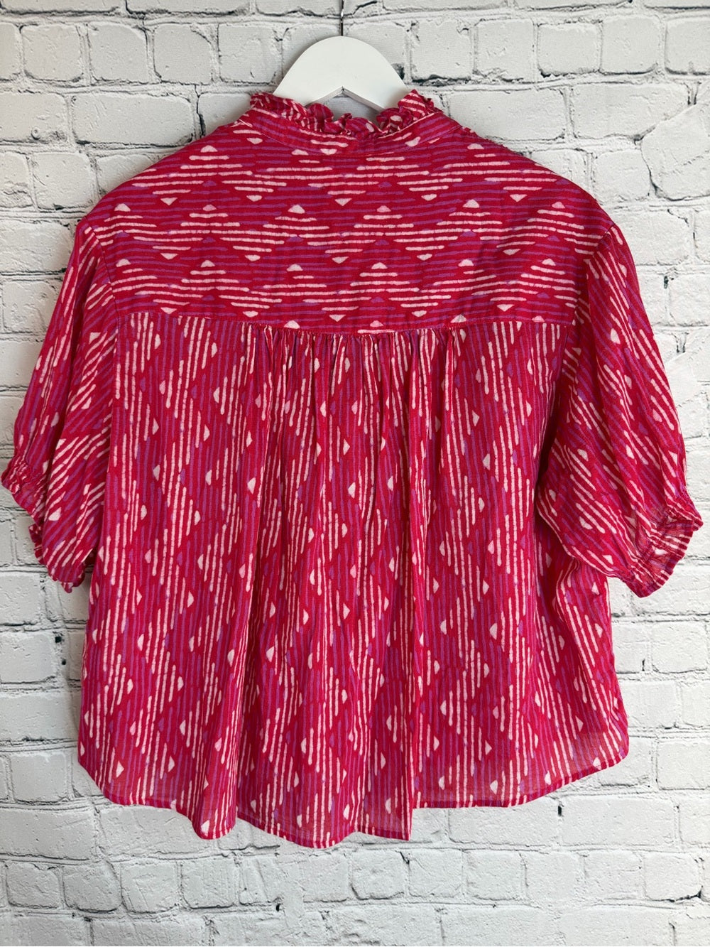 XIRENA Pink Red Aztec V Neck Cotton Blouse Balloon Sleeve M