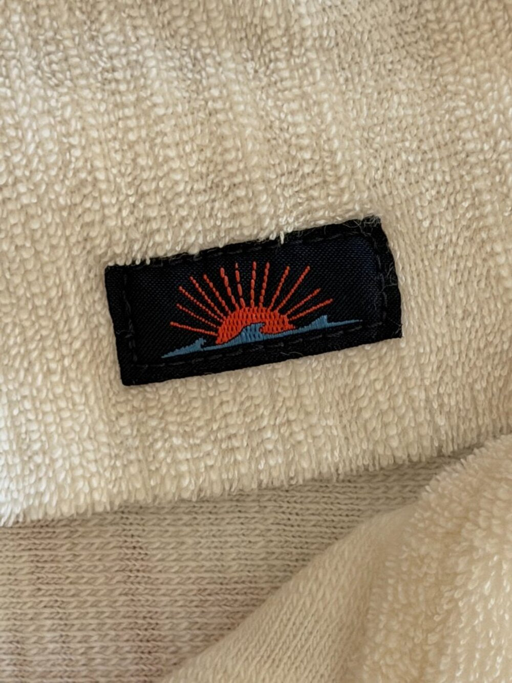 FAHERTY Scenic Volcanic Island Cabana Terry Shirt White Palm Pocket Size M