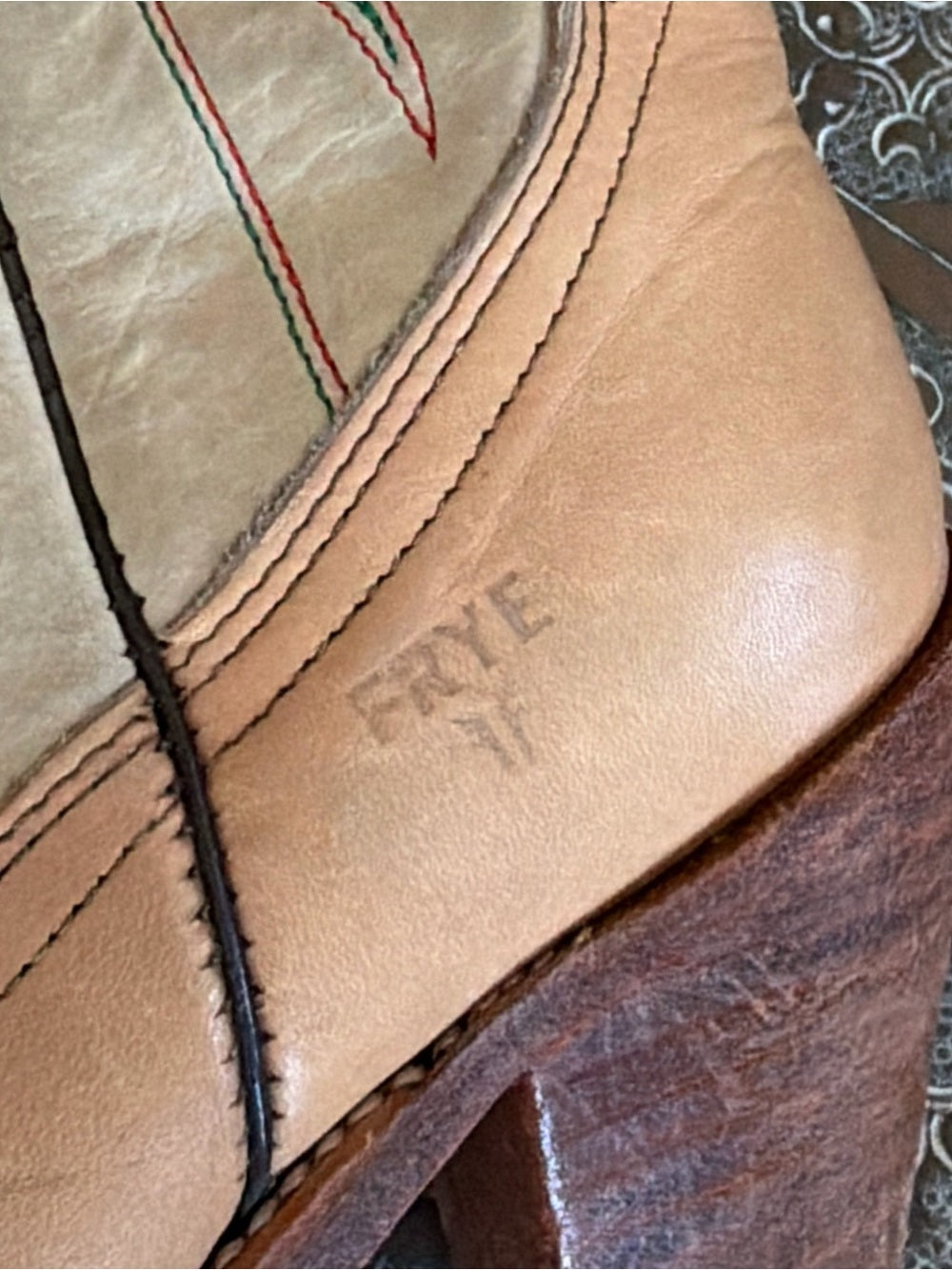 FRYE Vintage Two-Tone Leather Western Boots Tan Cream Cowboy Boots Size 9AA